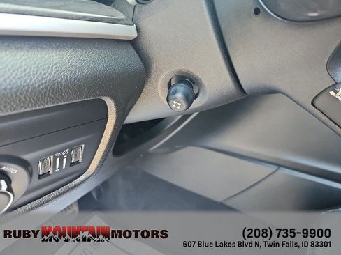 Used 2023 Jeep Grand Cherokee Limited w/ Luxury Tech Group II AWD/4WD image 17