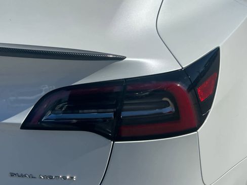 Used 2018 Tesla Model 3 Long Range AWD/4WD image 18