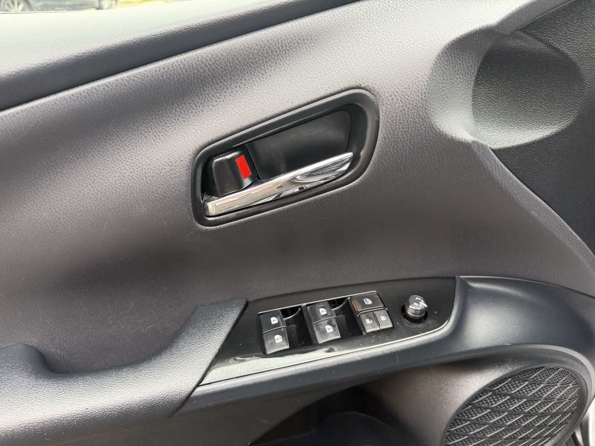 Used 2017 Toyota Prius Prime Premium FWD image 29