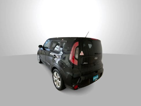 Used 2016 Kia Soul + image 6