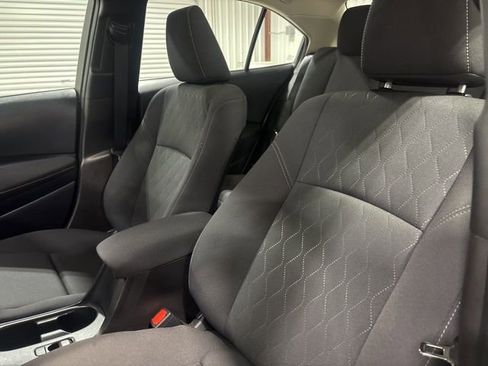 Used 2025 Toyota Corolla LE image 16