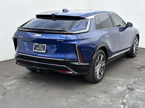 Certified 2024 Cadillac Lyriq Luxury AWD/4WD image 8
