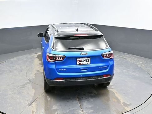 Used 2025 Jeep Compass Limited image 40