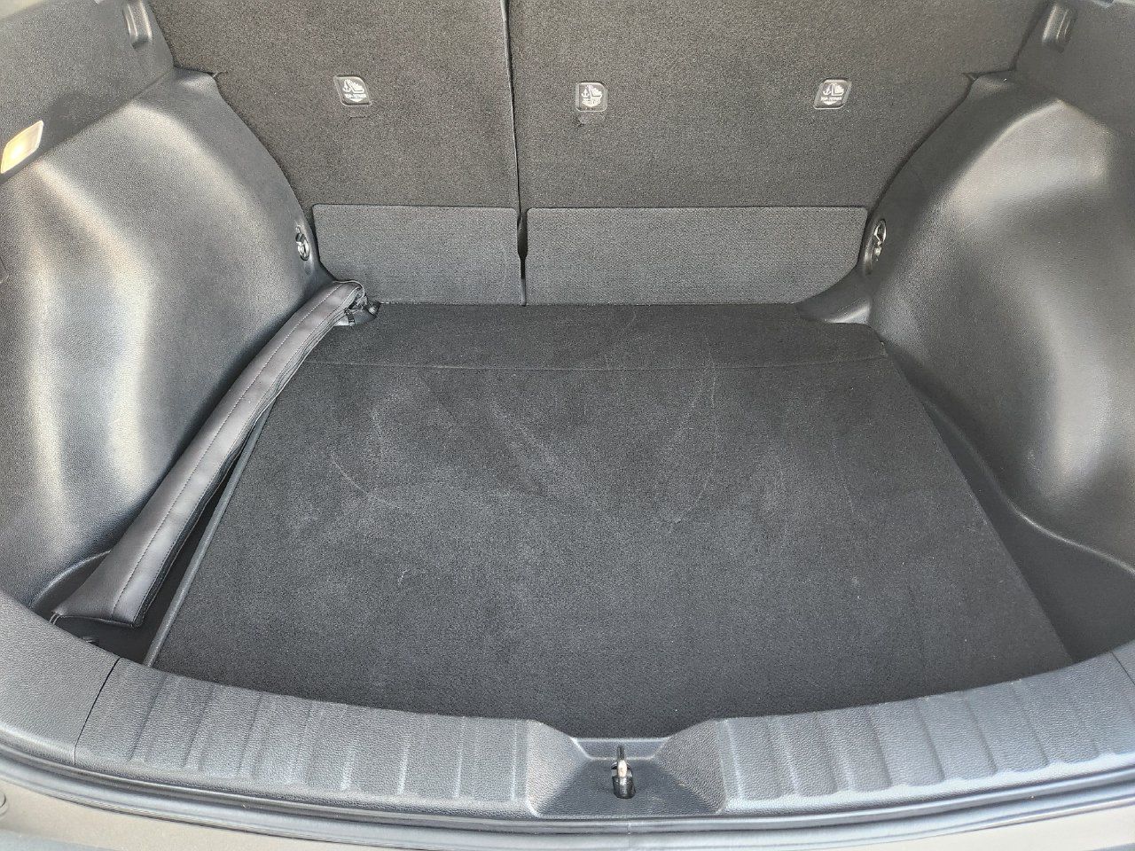 Used 2023 Toyota Corolla Cross XLE FWD image 30