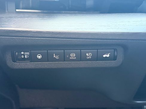 Certified 2024 Nissan Ariya FWD image 33
