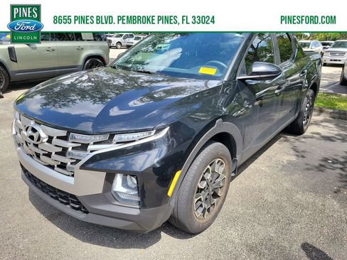 Used 2023 Hyundai Santa Cruz SE image 1