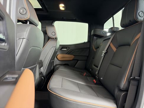 Certified 2024 GMC Canyon AT4 w/ AT4 Premium Package AWD/4WD image 7
