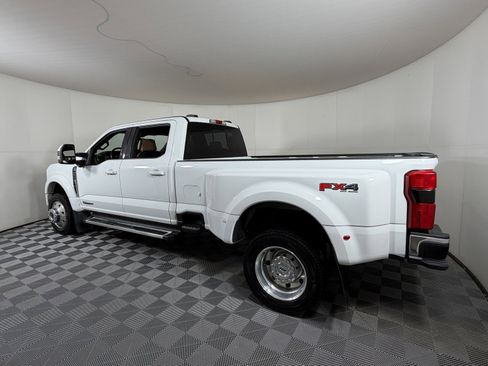 Used 2023 Ford F450 Lariat w/ FX4 Off-Road Package image 3