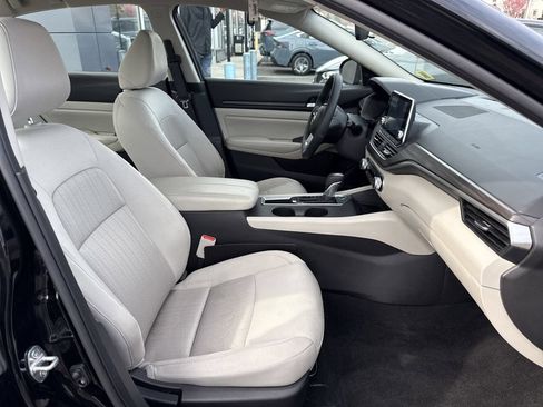 Certified 2025 Nissan Altima 2.5 SV FWD image 27