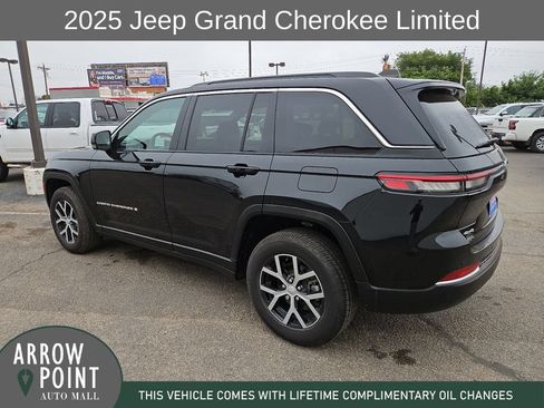 Used 2025 Jeep Grand Cherokee Limited AWD/4WD image 8