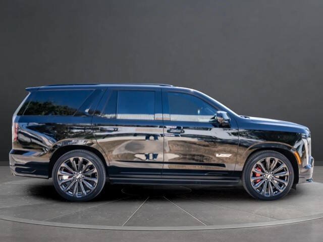 Used 2026 Cadillac Escalade V AWD/4WD image 7