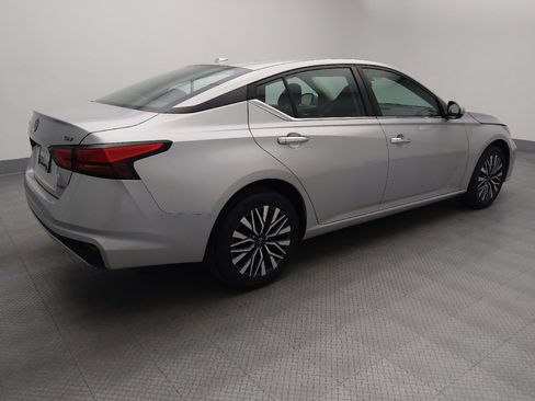 Used 2023 Nissan Altima 2.5 SV AWD/4WD image 10