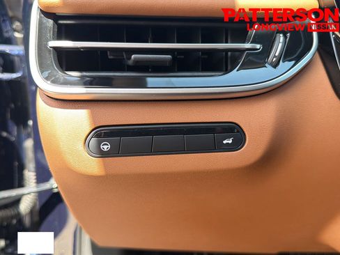 Used 2023 INFINITI QX60 Sensory w/ Cargo Package FWD image 13