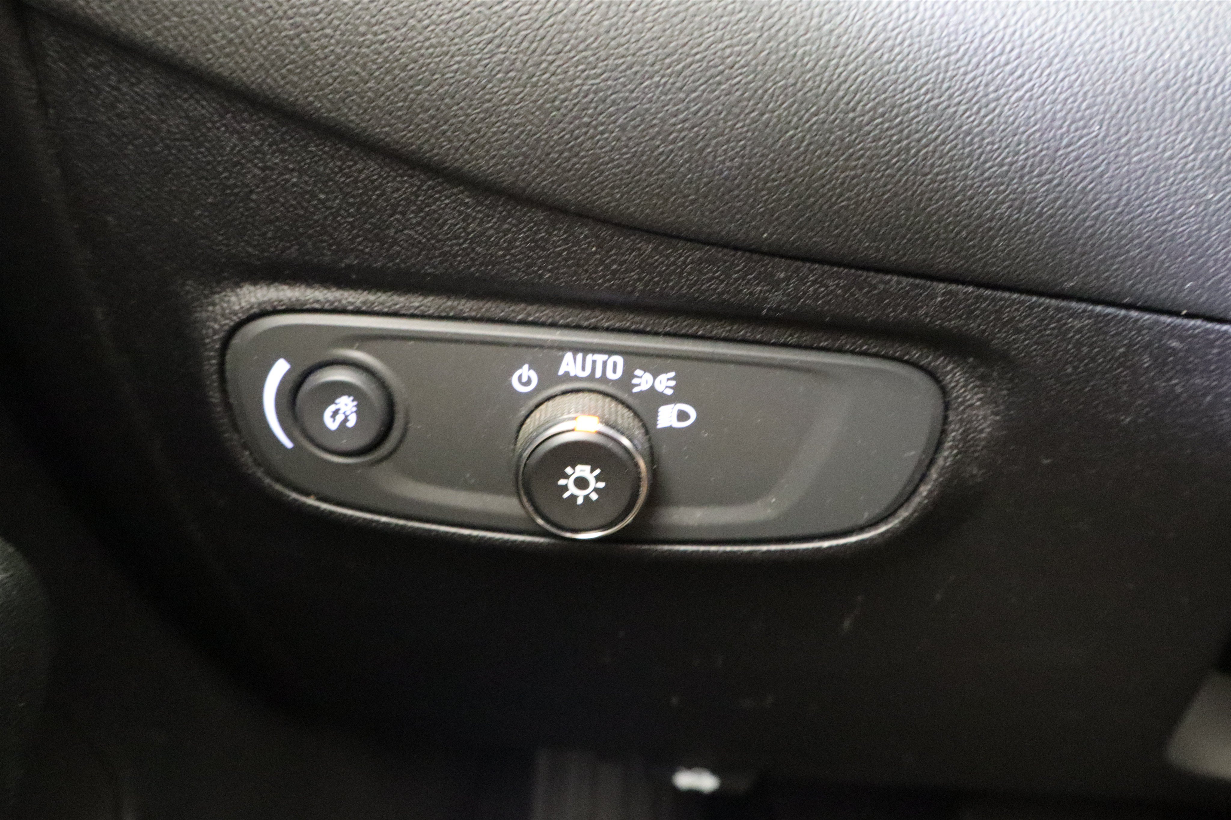 Used 2019 Chevrolet Equinox LT FWD image 33
