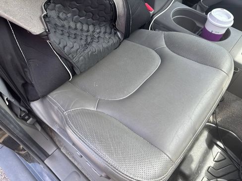 Used 2011 Nissan Frontier SL RWD image 9
