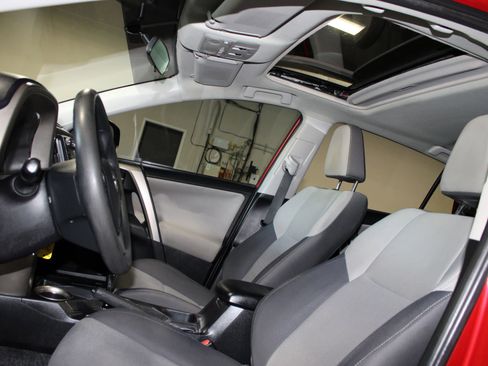 Used 2015 Toyota RAV4 XLE image 22
