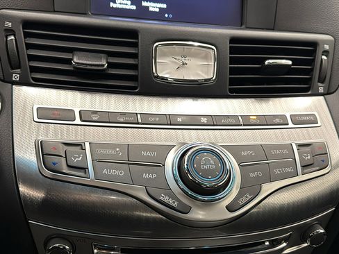 Used 2019 INFINITI Q70 Luxe image 19