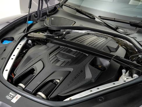 Certified 2025 Porsche Panamera 4 E-Hybrid AWD/4WD image 28