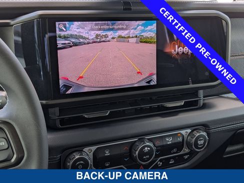 Used 2025 Jeep Gladiator Mojave w/ Safety Group AWD/4WD image 31