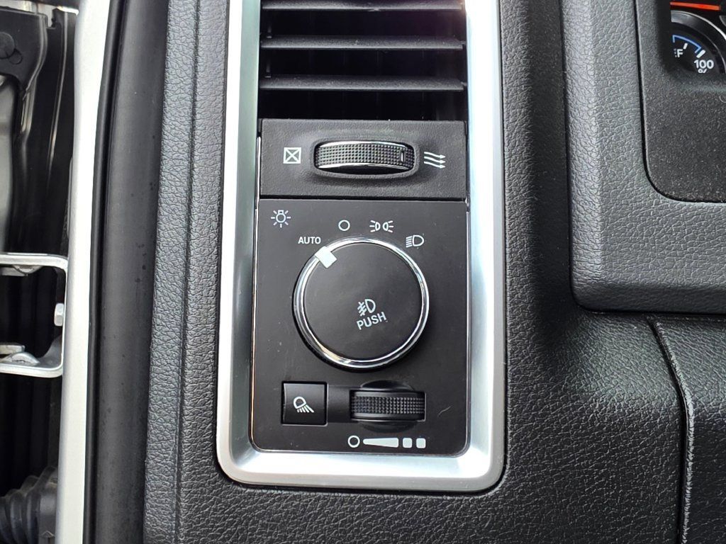 Used 2017 RAM 3500 Big Horn AWD/4WD image 27