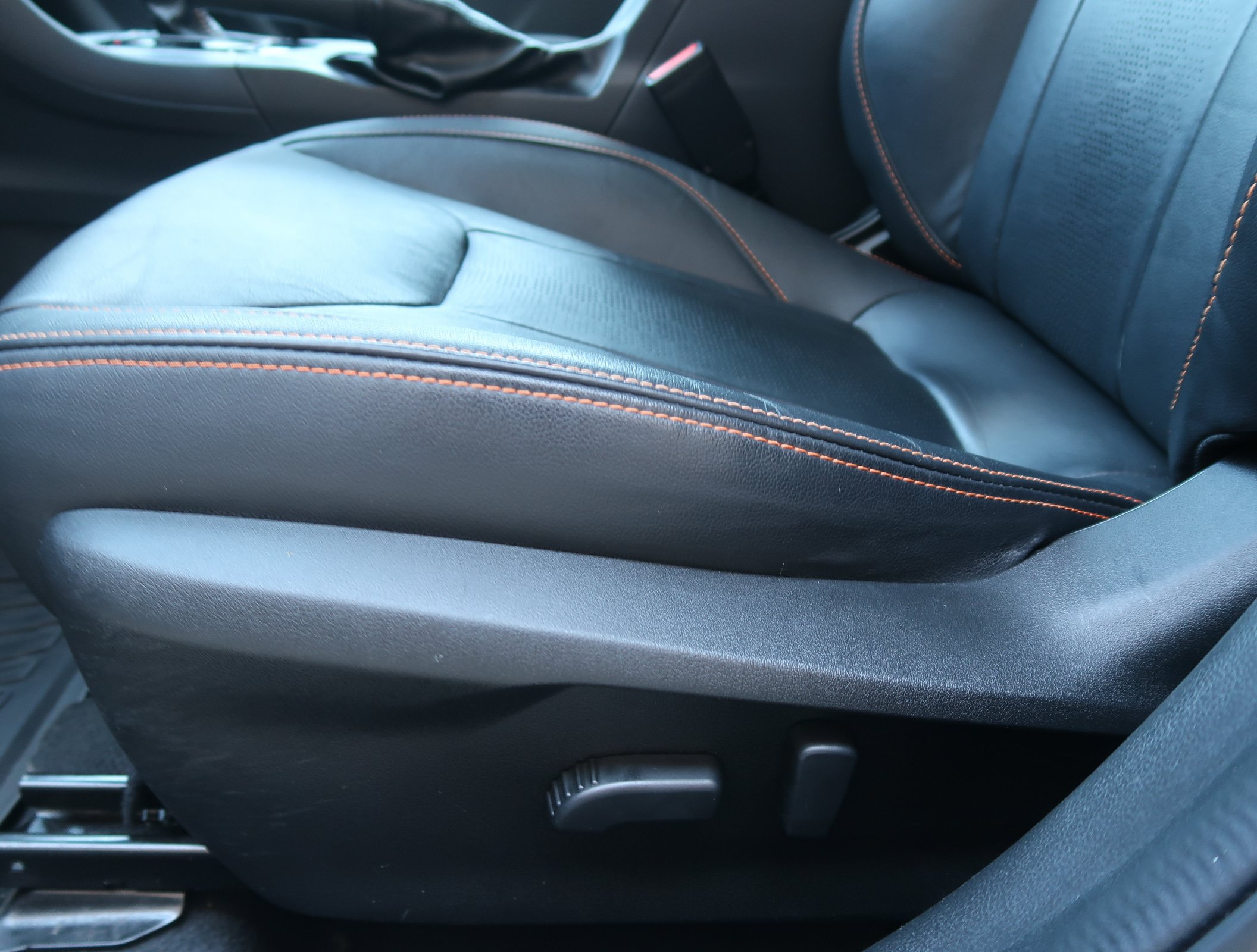 Used 2020 Subaru Crosstrek 2.0i Limited w/ Moonroof Package w/Navigation AWD/4WD image 12