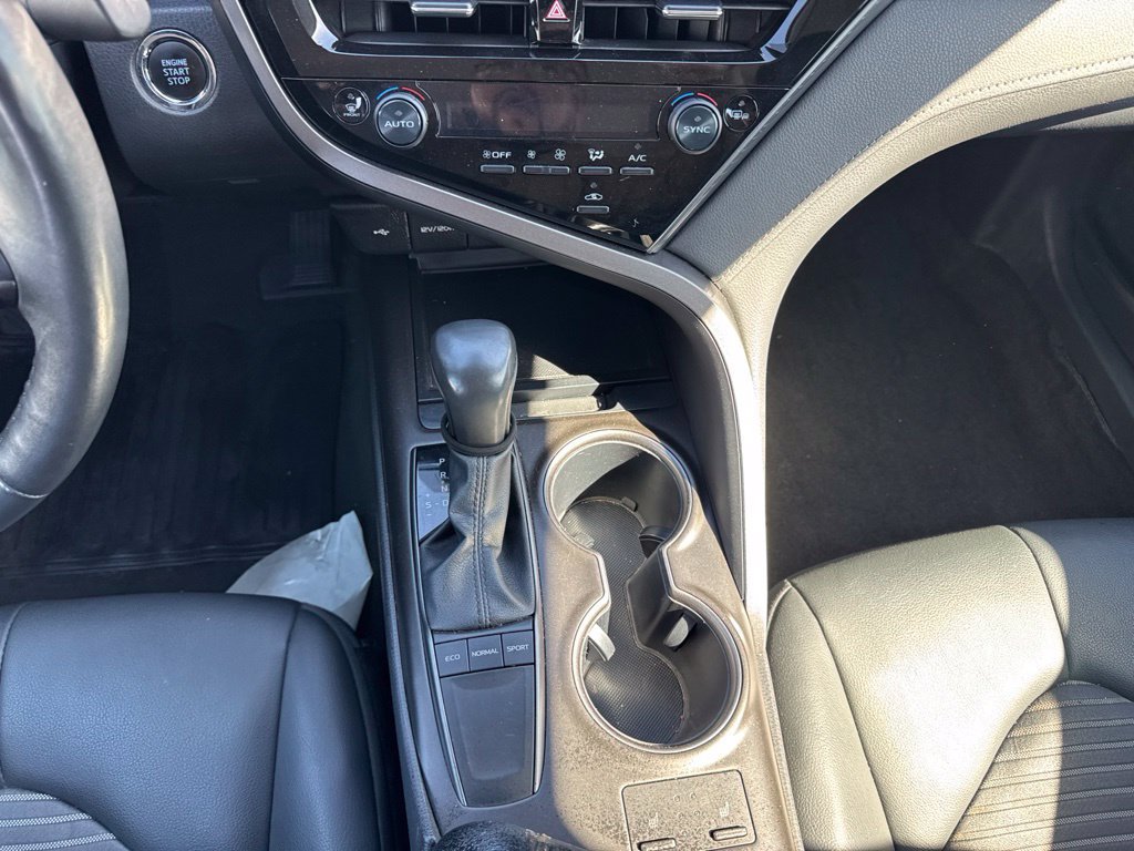 Used 2024 Toyota Camry SE w/ Cold Weather Package FWD image 15