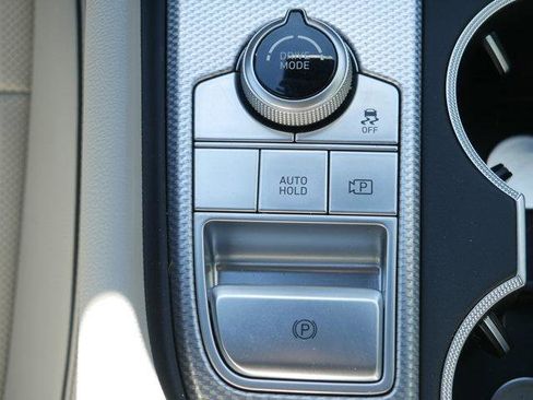 Used 2022 Genesis G70 3.3T image 22