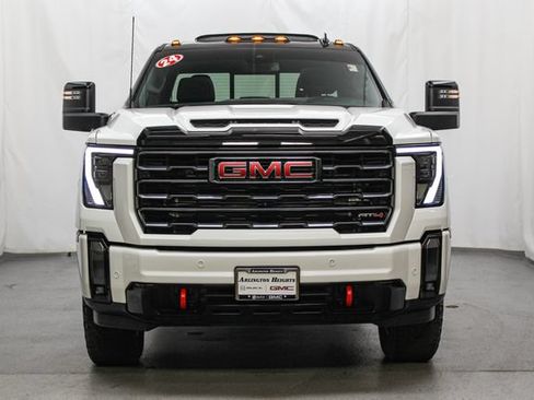 Used 2024 GMC Sierra 2500 AT4 w/ AT4 Preferred Package AWD/4WD image 4