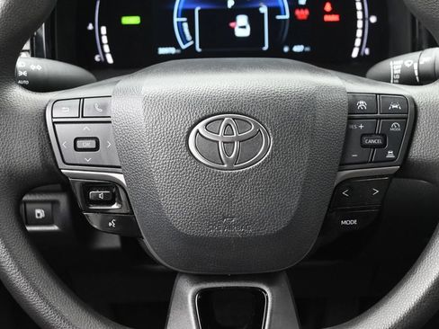 Used 2025 Toyota Camry LE FWD image 16