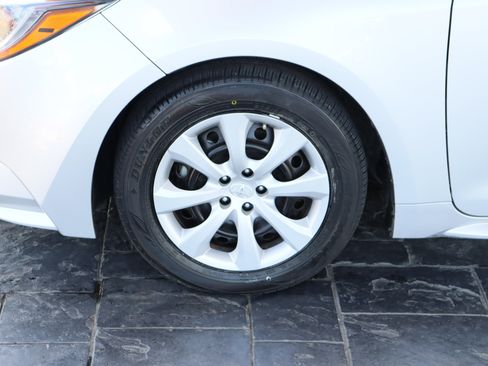 Used 2023 Toyota Corolla LE image 6