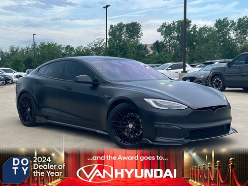 Used 2021 Tesla Model S Plaid image 1