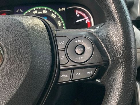 Used 2024 Toyota RAV4 XLE w/ Convenience Package FWD image 18