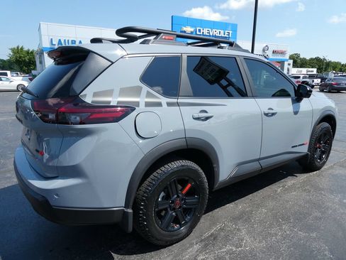 Used 2025 Nissan Rogue SV w/ Rock Creek Premium Package AWD/4WD image 5