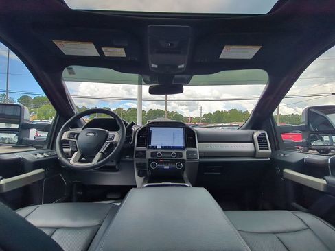 Used 2022 Ford F250 Lariat w/ Lariat Ultimate Package AWD/4WD image 26
