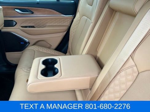 Used 2022 Jeep Grand Cherokee Summit AWD/4WD image 34