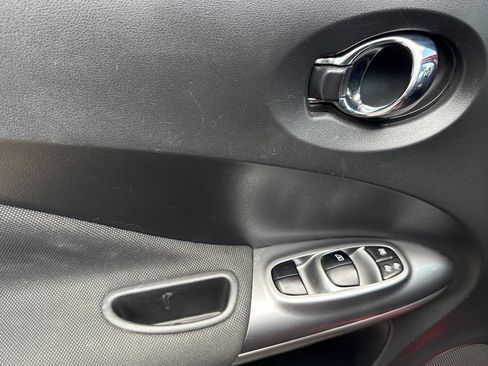 Used 2015 Nissan Juke SV AWD/4WD image 11
