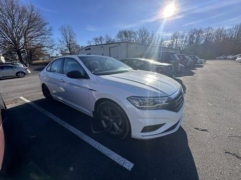 Used 2021 Volkswagen Jetta R-Line w/ R-Line Cold Weather Package image 22