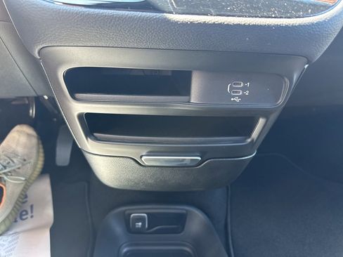 New 2026 Chrysler Pacifica Select image 72