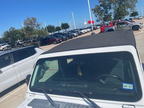 Used 2019 Jeep Wrangler Sport AWD/4WD image 16