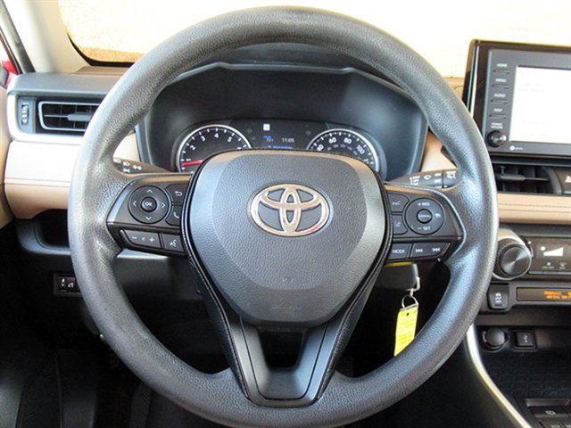 Used 2021 Toyota RAV4 LE FWD image 18