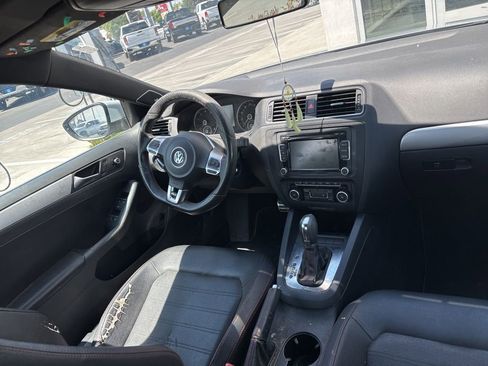 Used 2012 Volkswagen Jetta GLI FWD image 18