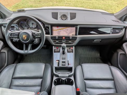 Certified 2025 Porsche Macan S AWD/4WD image 21