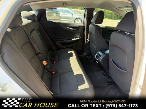 Used 2018 Chevrolet Malibu LT FWD image 19