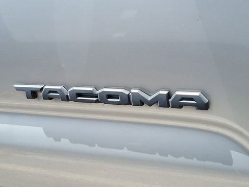 Used 2020 Toyota Tacoma TRD Sport w/ TRD Premium Sport Package RWD image 5