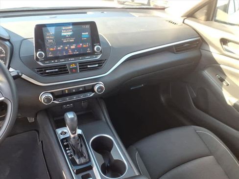 Certified 2022 Nissan Altima 2.5 SV image 15