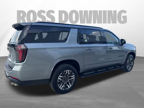 Used 2025 Chevrolet Suburban Z71 AWD/4WD image 6
