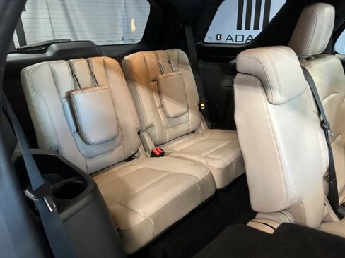 Used 2018 Ford Explorer XLT w/ Equipment Group 202A image 17