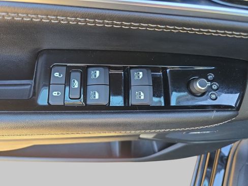 Used 2023 Jeep Wagoneer Series II image 32