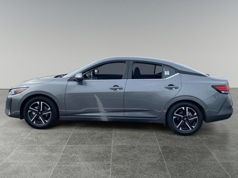 Used 2024 Nissan Sentra SV image 2