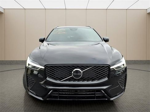 New 2026 Volvo XC60 B5 Core w/ Protection Package Premier image 4